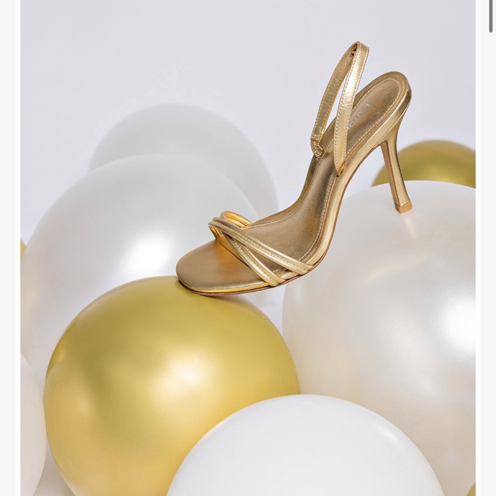 Larroud’e Annie ultra high gold metallic heels size 8